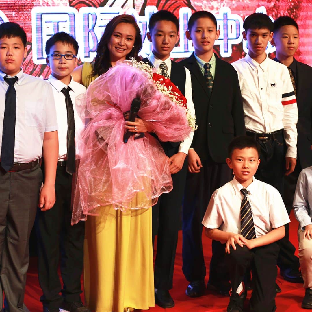 陳露のインスタグラム：「May-13th The 1st Annual Chen Lu Ice Skating Center and Black Armour Anniversary and Awards Ceremony!」