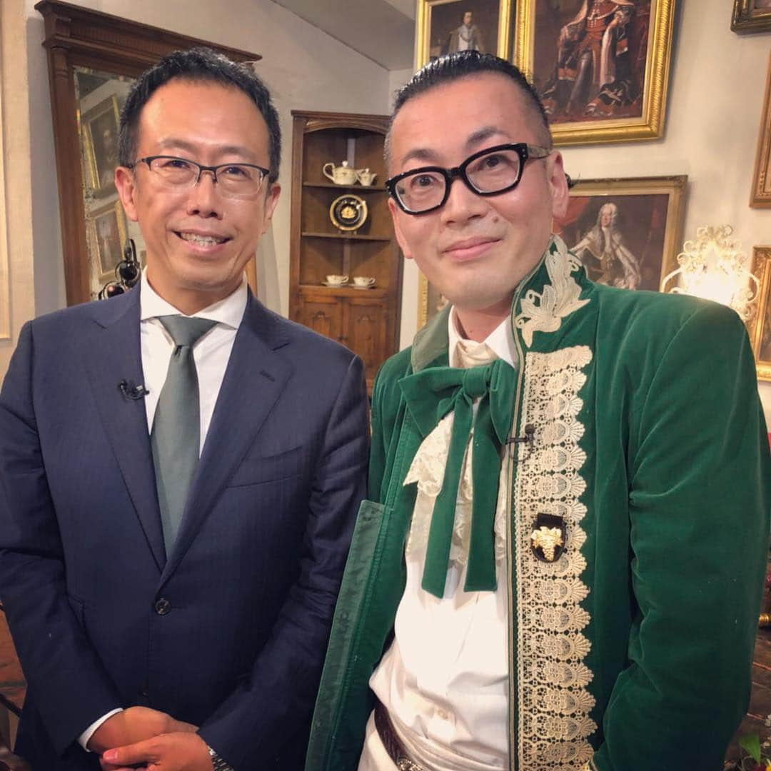 ひぐち君さんのインスタグラム写真 - (ひぐち君Instagram)「ついに、あの、マスターオブワインの、大橋健一さんとご一緒させていただきましたー！！ ６月９日(土)19:30〜 NHKBSプレミアム 「ワインの深い世界がまる見え！〜英国ロイヤルウェディングの酒〜」 ぜひご覧くださいませ。 #nhk #bsプレミアム  #大橋健一 さん #masterofwine #mw  #髭男爵 #ひぐち君  #wineexpert  #wine #vin #vino #tvshow」5月21日 2時39分 - higehiguchi