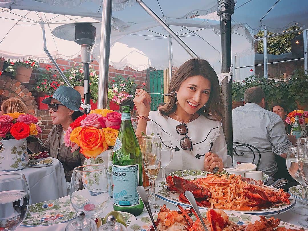suika0601のインスタグラム：「おいしかったし、かわいかったし、ウキウキしちゃう🌸💐🌼🦀🦐🤭💕#theivyrestaurant #la #losangeles #lunch #seafood」