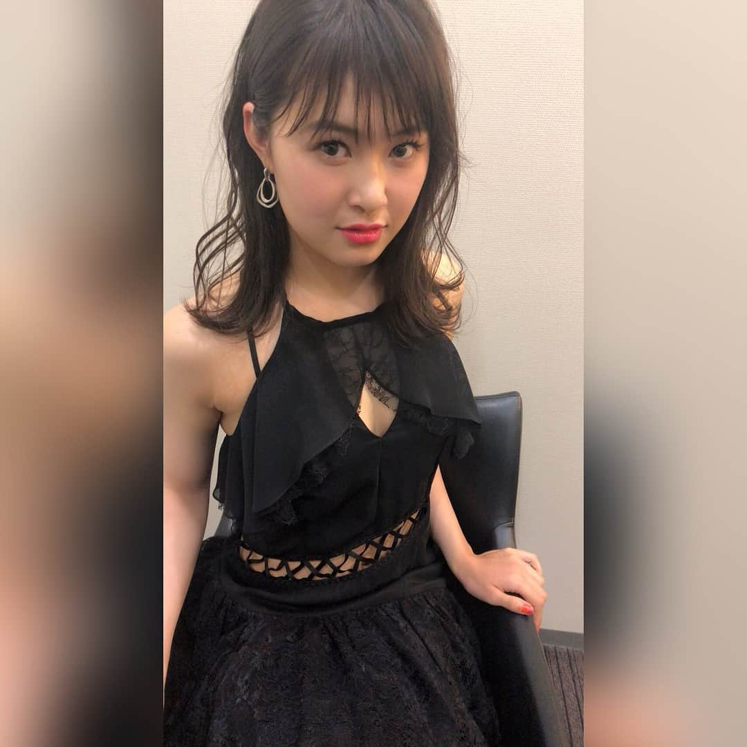 村上佳菜子さんのインスタグラム写真 - (村上佳菜子Instagram)「. . . いつも本当にヘアもメイクも 素敵にしてくれるメイクさん ( @aya_iwasawa ) が お仕事の時に撮ってくれる "今日の佳菜子" シリーズ . . ⚠️盛れるように撮ってくれています。」5月21日 11時34分 - kanako_m_official