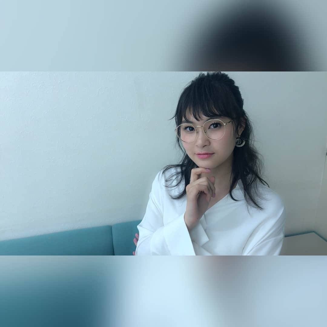 村上佳菜子さんのインスタグラム写真 - (村上佳菜子Instagram)「. . . いつも本当にヘアもメイクも 素敵にしてくれるメイクさん ( @aya_iwasawa ) が お仕事の時に撮ってくれる "今日の佳菜子" シリーズ . . ⚠️盛れるように撮ってくれています。」5月21日 11時34分 - kanako_m_official