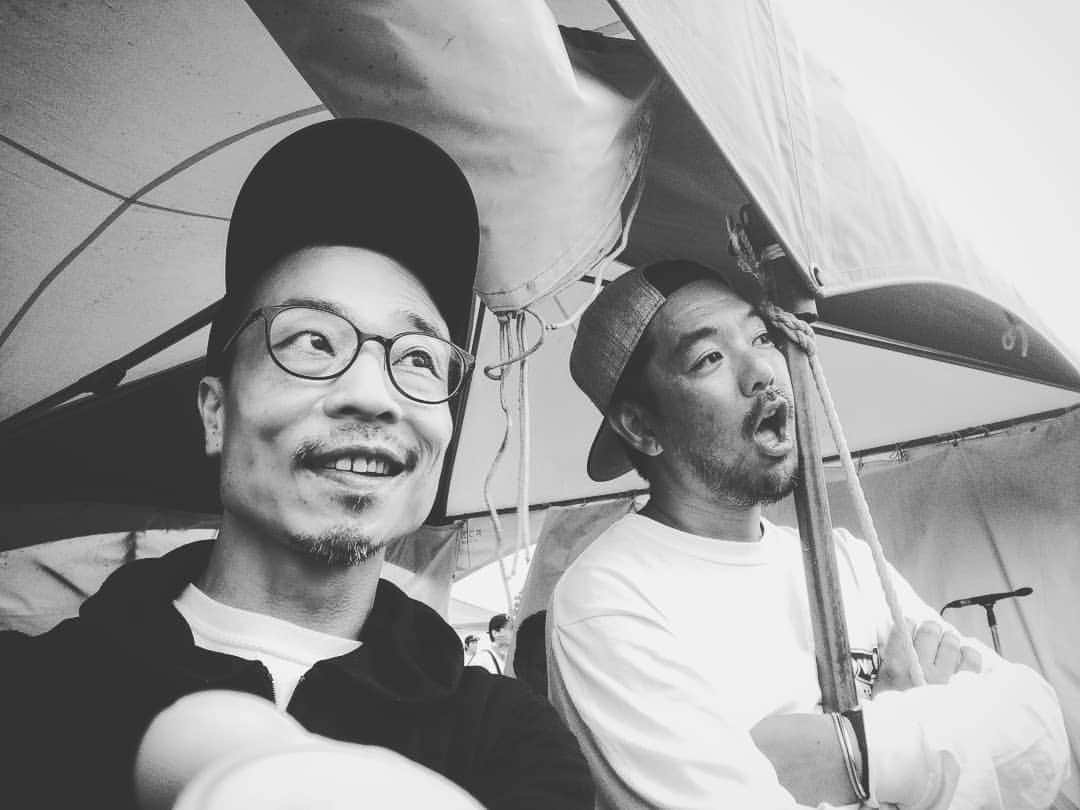 磯部正文さんのインスタグラム写真 - (磯部正文Instagram)「WALK INN FES! 2018 1 素晴らしいライブだったタテタカコさんと 2 主催者の盟友タイチと 3 噴煙あがる桜島 4 灰が混じった雨の跡」5月21日 11時46分 - masafumiisobe