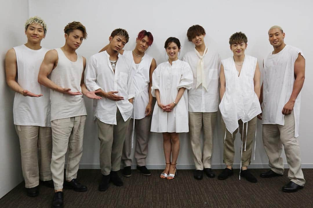 日本テレビ「ラブリラン」のインスタグラム：「#GENERATIONS from EXILE TRIBEのみなさんと#中村アンちゃん。 「#また、アシタ」で、ドラマを盛り上げてくださっています。  #ラブリラン#中村アン #主題歌 #GENERATIONS from EXILE TRIBE #また、アシタ #この曲がいつも #良い場面で流れるので #ドラマがグンと盛り上がります #素敵な曲に出逢えました #それでは #また、アシタ」