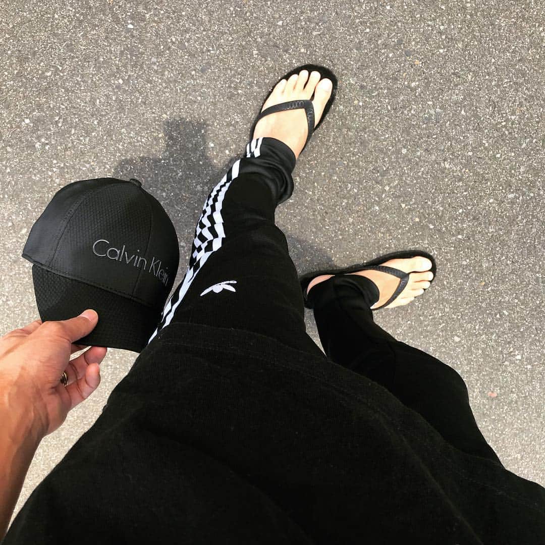 tky1098のインスタグラム：「code☻ #adidasoriginals #antisocialsocialclub #ugg #calvinklein」