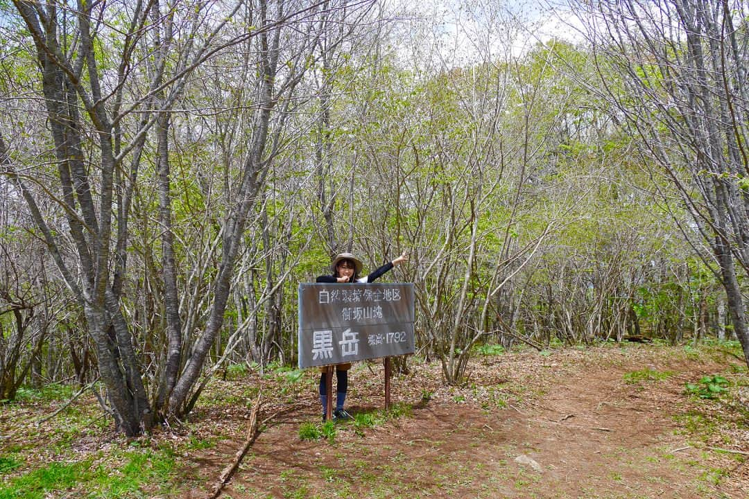 中村葵さんのインスタグラム写真 - (中村葵Instagram)「黒岳はまた登りたい山の一つやなぁ(*^ω^*) ＊ ＊ ＊ #黒岳 #山梨百名山 #登山 #山登り #山ガール #山歩ガール #山不足解消  #自然に癒される #トレッキング #ハイキング #山のぼり大好き #山梨県 #中村葵 #タレント #レポーター」5月21日 14時05分 - aoinakamura123