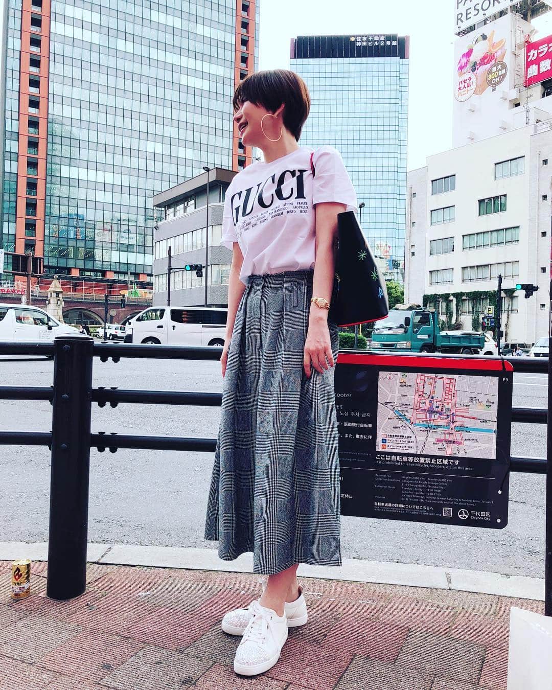 里美ゆりあのインスタグラム：「秋葉原サイン会これからSTARTヾ(´︶`♡)ﾉ #秋葉原#akihabara#サイン会#event#start#love#christianlouboutin #gucci」