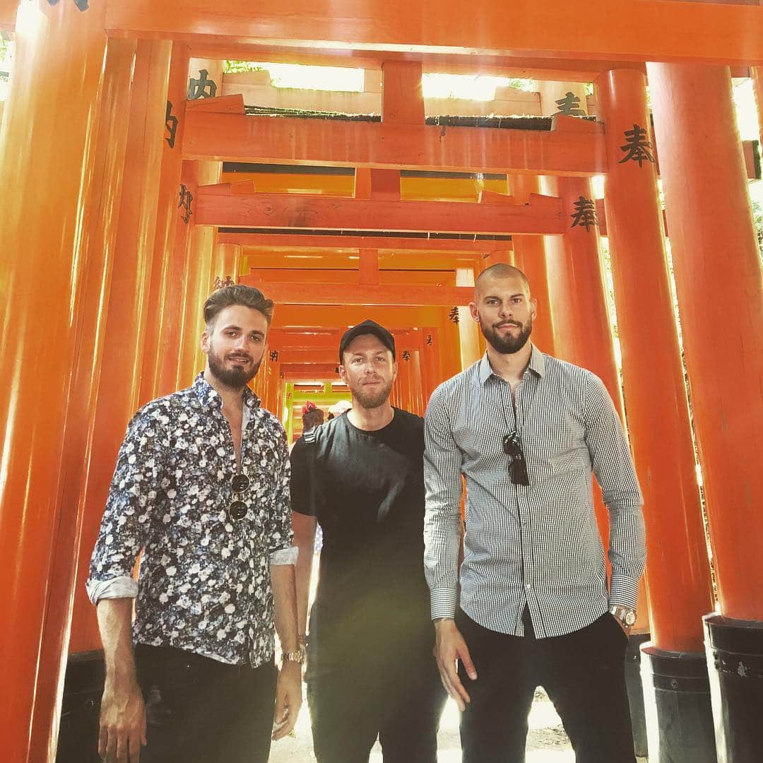 のインスタグラム：「⛩」