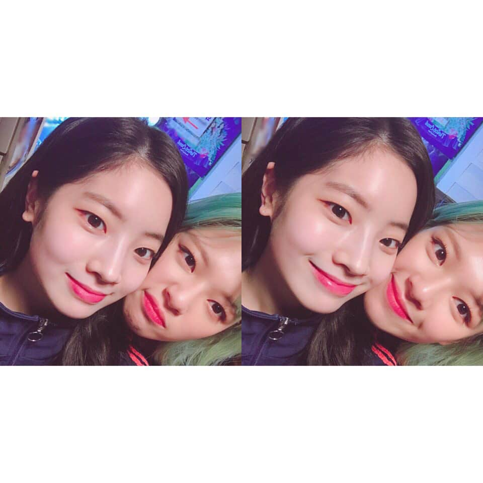 TWICEさんのインスタグラム写真 - (TWICEInstagram)「우리 원스 최고야 센스까지 있기 없기😙 3일 동안 말로 형용할 수 없을 정도로 행복했어요 또 만나요 #ONCE 💕💕💕💕💕💕💕 💕 💕」5月21日 18時41分 - twicetagram