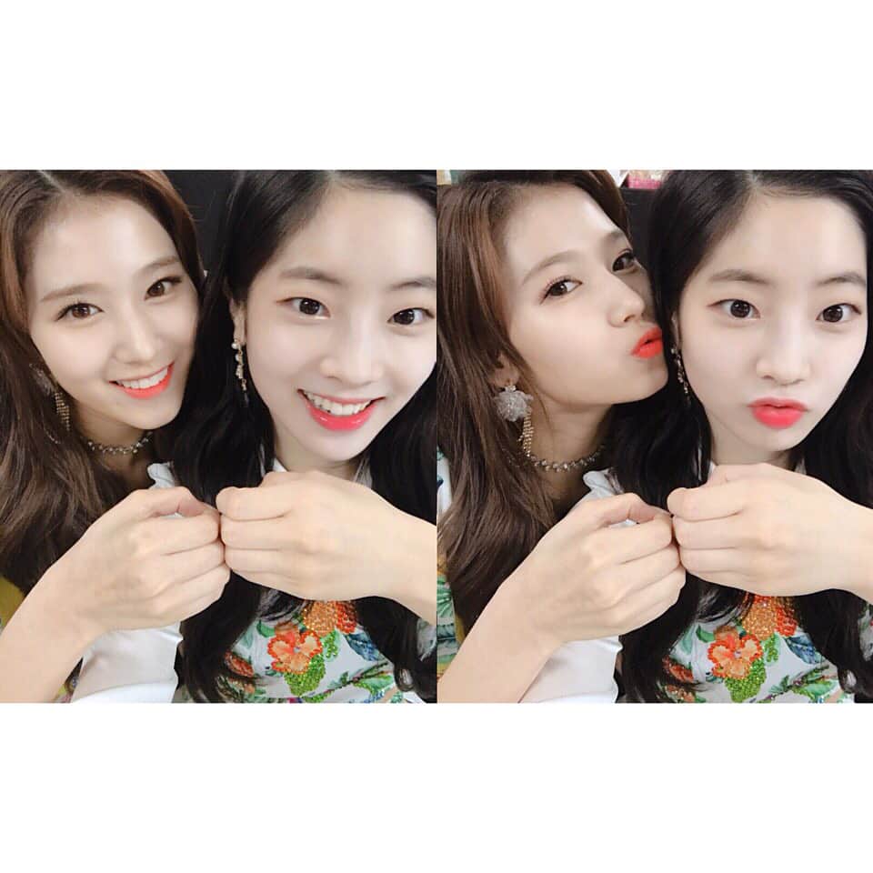 TWICEさんのインスタグラム写真 - (TWICEInstagram)「우리 원스 최고야 센스까지 있기 없기😙 3일 동안 말로 형용할 수 없을 정도로 행복했어요 또 만나요 #ONCE 💕💕💕💕💕💕💕 💕 💕」5月21日 18時41分 - twicetagram