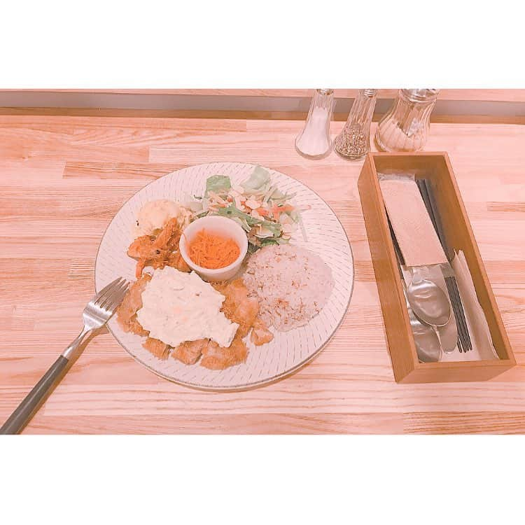 高辻千夏さんのインスタグラム写真 - (高辻千夏Instagram)「学校終わりにひとりカフェしてきたっ、🍴💗 *」5月21日 18時55分 - chinatsujk