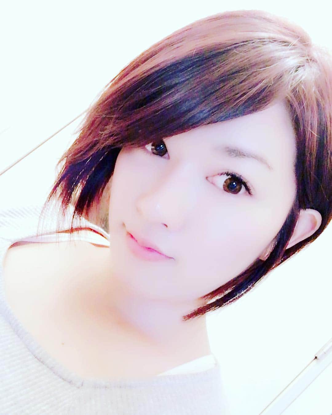 多田あさみのインスタグラム：「髪を切った。いつもマイナーチェンジであまり印象はかわりません」