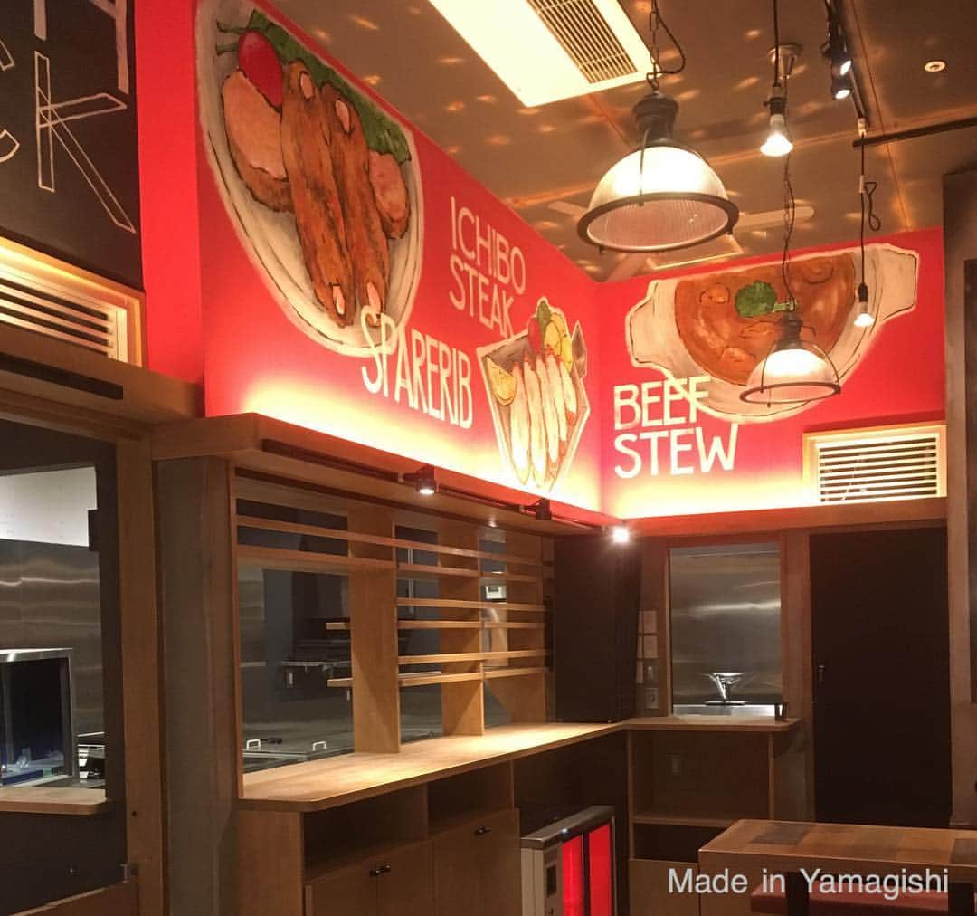株式会社 山岸工務店のインスタグラム：「#yamastagram﻿ 『ニクバルダカラ プライムツリー赤池店』﻿ ﻿ まるで日本ではない雰囲気を感じさせるウッド調の作り。﻿ ﻿ 爽やかで開放感あふれます。﻿ ﻿ 🌍﻿ NIKUBARUDAKARA prime tree Akaike store﻿ ﻿ It is like Wood letting you feel the atmosphere that is not Japan at all made.﻿ ﻿ It is refreshing, and a feeling of opening overflows.」
