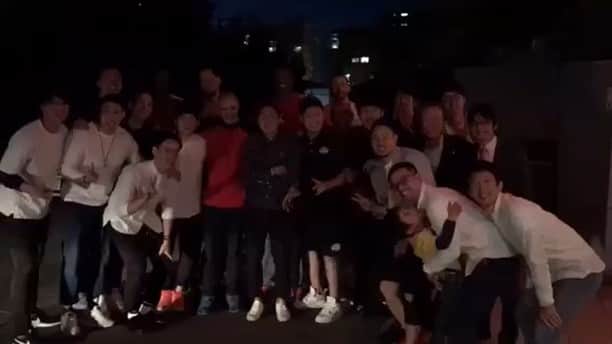 田口成浩のインスタグラム：「楽しい一年になりました！！！ 感謝しかありません！！！ 本当にありがとうございました😆  ペップを胴上げ出来ましたー😆✋ おいさー＼＼\\٩( 'ω' )و //／／」