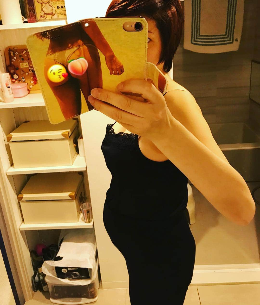 高橋みゆきのインスタグラム：「今日は妊婦健診🤰お腹大きくなってきたよ👶❤️逆子ちゃんも治ってた🙌お腹もう少し大きくなるものだと思ってた💨まぁこれからだけど🤰 #妊婦健診 #マタニティ生活 #正直…色々気になって #疲れる #でも赤ちゃんは愛おしくてたまらん  #早く出てこーい👶 #妊婦がよく写真撮る感じのやつで撮ってみた #32a settimana #bambino #parto」