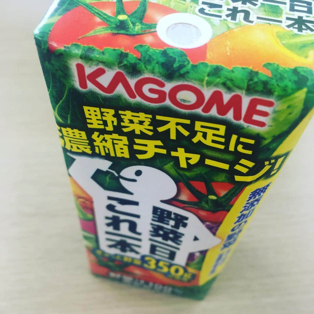 山本愛子さんのインスタグラム写真 - (山本愛子Instagram)「コンビニで当たった〜💖 もともとくじ運に強いタイプではないので嬉しい♡  しかし私は知っている… 普段当たらないものに当たると、その後の競馬で当たりにくくなるということを…←前にそんなことがあった。  いや今回は違うはず！ 競馬も当てたい！ だって今週は…ダービーだものー♡٩(⑅´◡` )۶✧  #ダービーウィーク #当たり」5月22日 11時15分 - aikoyade1219