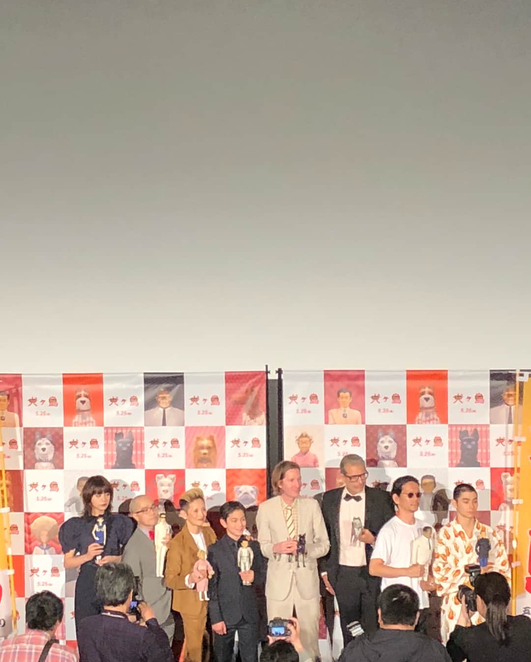 田中麗奈さんのインスタグラム写真 - (田中麗奈Instagram)「「犬ヶ島」のプレミアム試写会に。✨ 思わずニコニコしてしまう、なんだか可愛らしいそしてユーモアのある素敵な舞台挨拶でした。 ウェスアンダーソン監督の日本への愛が溢れてて、嬉しかったなぁ。  幼な子われらに生まれの三島有紀子監督も来られてて、 わぁ！偶然✨って事でキャピキャピ写真を一緒に撮りました💕  #犬ヶ島 #rouge」5月23日 5時09分 - renatanaka07