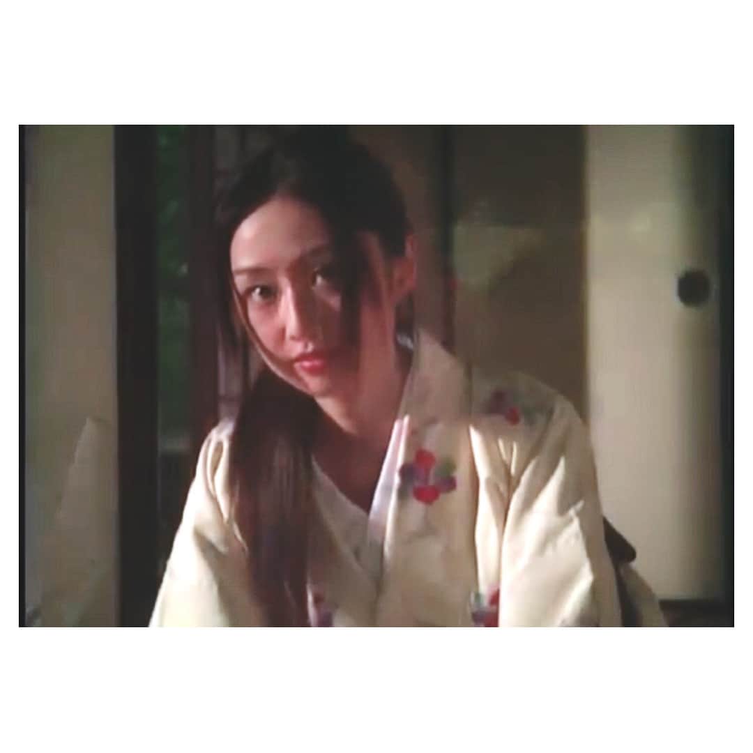 理絵さんのインスタグラム写真 - (理絵Instagram)「むかしの撮影での写真…なつかしい .  #割烹着 #着物 #kimono #和服 #和装 #model #actress #modella #attrice #모델 #여배우 #tokyo #japan #理絵着物」5月22日 20時45分 - ____rie____