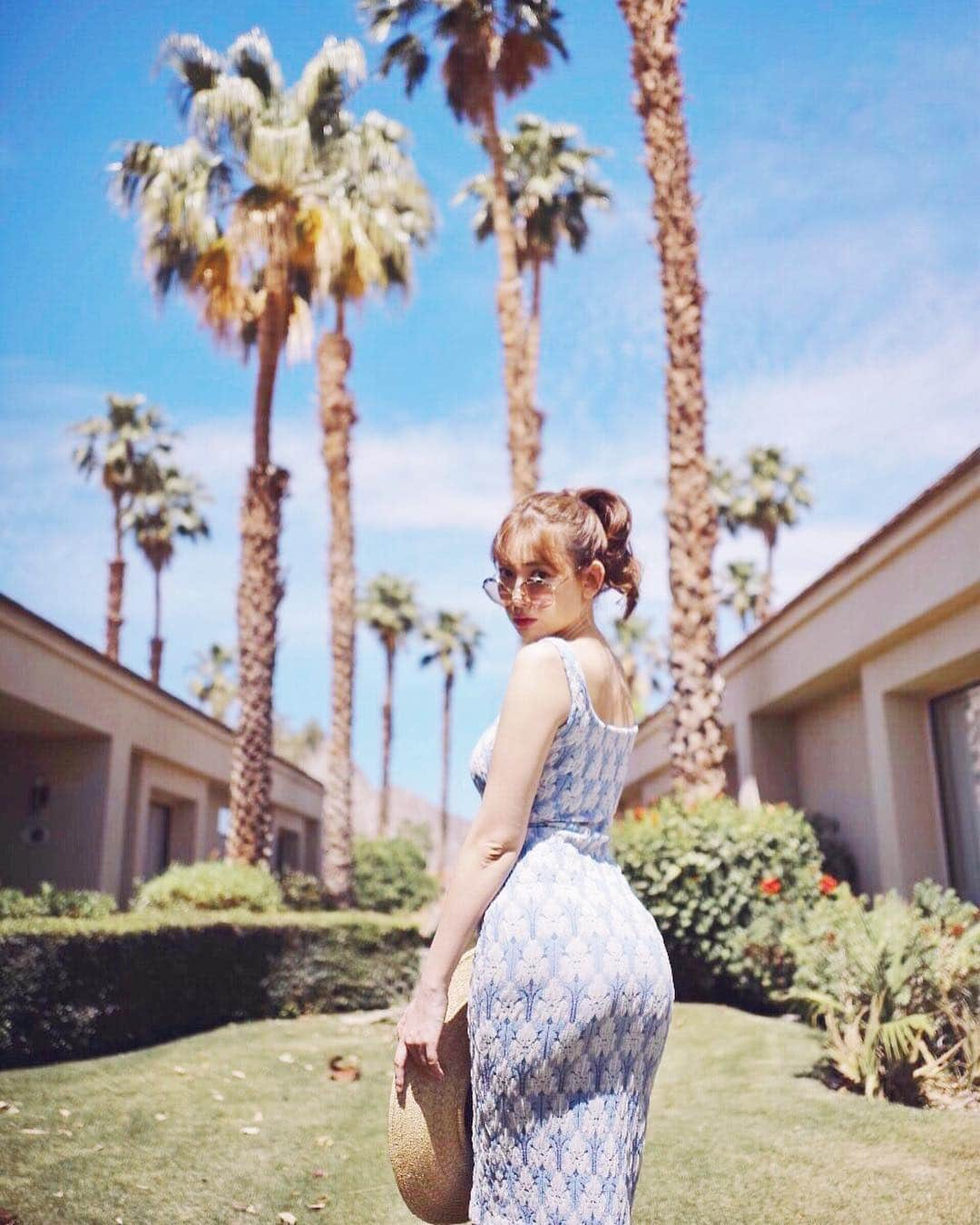 小嶋陽菜さんのインスタグラム写真 - (小嶋陽菜Instagram)「あつかった🔥❤️ #🍑 #palmsprings #california」5月22日 20時43分 - nyanchan22