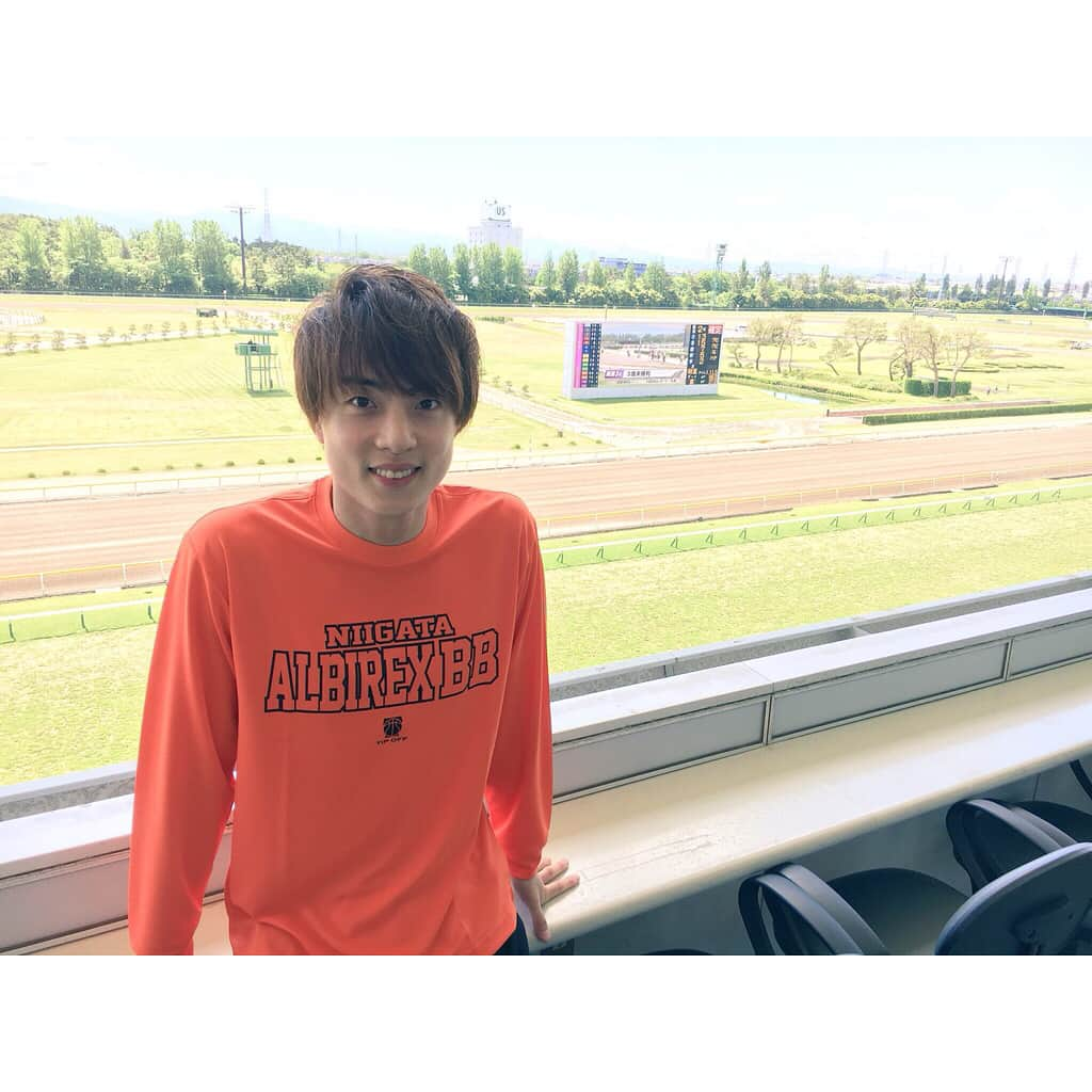 五十嵐圭さんのインスタグラム写真 - (五十嵐圭Instagram)「新潟競馬場でのイベント。 「アルビフェス」 遊びに来てくれた皆様、ありがとうございました。 #新潟競馬場 #アルビフェス #トークショー #藤森由佳さん #加藤健さん #初馬券 #7番を買ってみたけど #はずれてしまいました #アルビレックスグループ」5月22日 23時22分 - keiigarashi_official