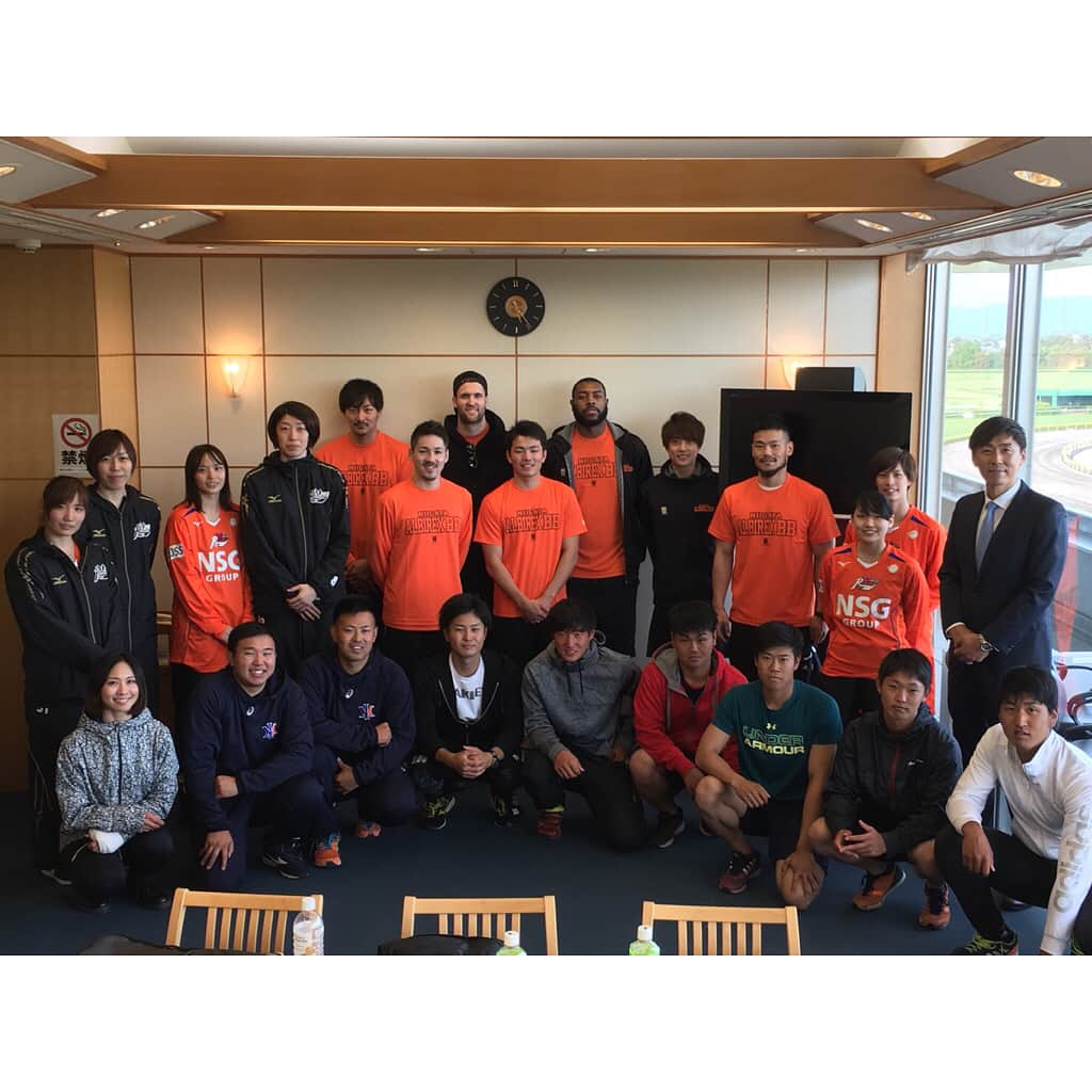 五十嵐圭さんのインスタグラム写真 - (五十嵐圭Instagram)「新潟競馬場でのイベント。 「アルビフェス」 遊びに来てくれた皆様、ありがとうございました。 #新潟競馬場 #アルビフェス #トークショー #藤森由佳さん #加藤健さん #初馬券 #7番を買ってみたけど #はずれてしまいました #アルビレックスグループ」5月22日 23時22分 - keiigarashi_official