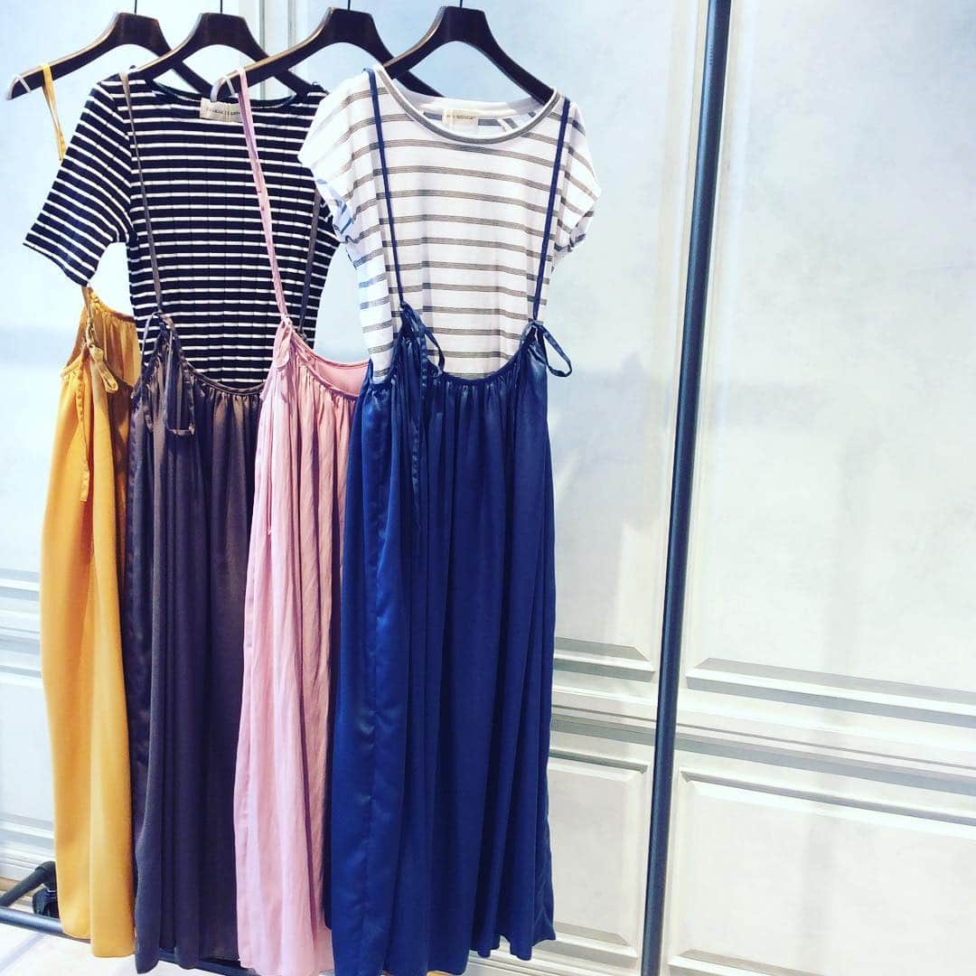 SUPERIOR CLOSET代官山路面のインスタグラム：「* リラックスしたい日のワンピース * #dress#onepiece#ワンピース#ワンピ#blue#pink#brown#yellow#ブルー#ピンク#ブラウン#イエロー#superiorcloset#daikanyama#代官山#tokyo#東京#japan#japon#日本#womensfashion#summerfashion#fashion#ファッション#elegant#casual#セレクトショップ」