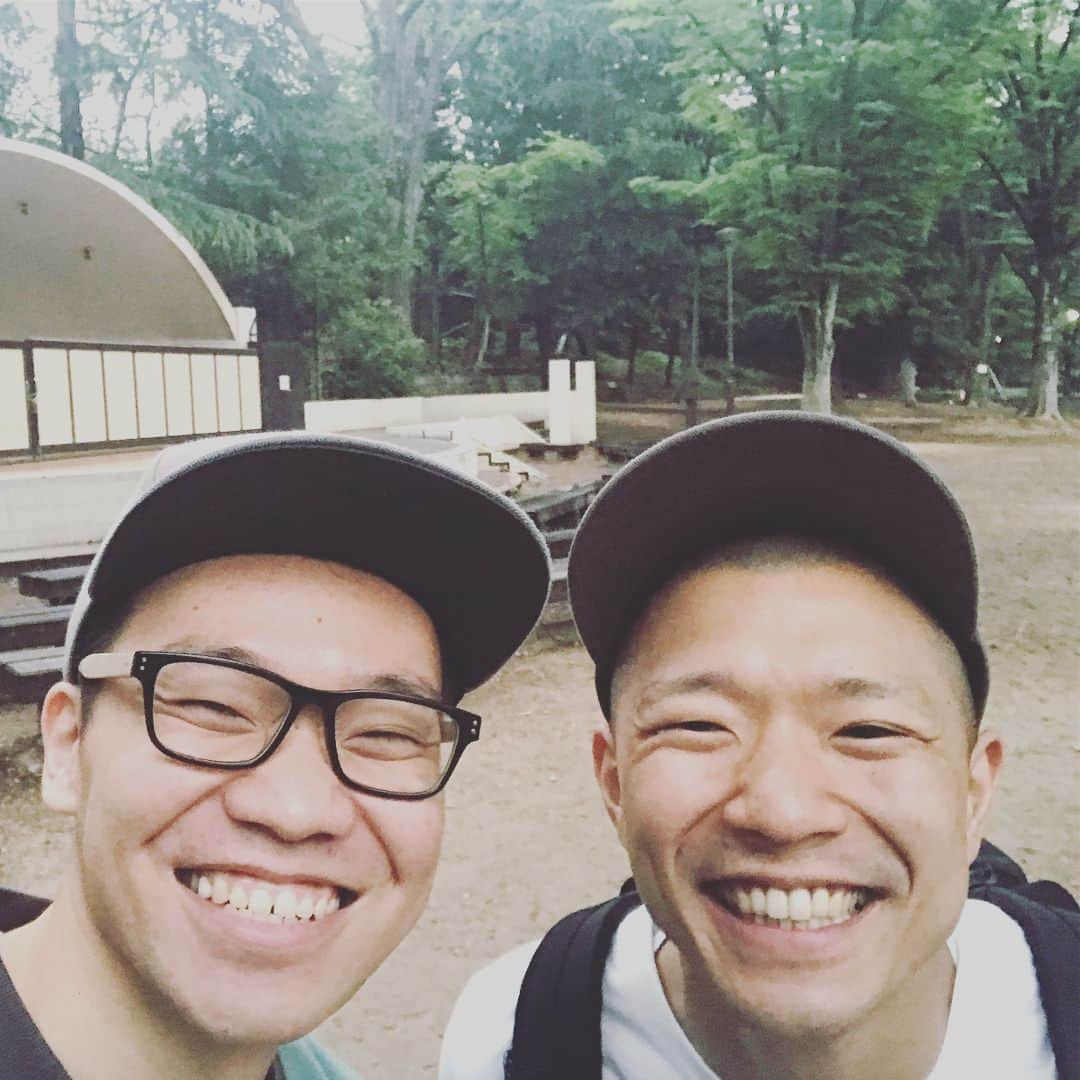 岡下雅典さんのインスタグラム写真 - (岡下雅典Instagram)「ヒガシ逢ウサカの今井と井の頭公園デート💕 確かにそこに葛西はいた…  #聖地巡礼 #ろくでなしブルース #吉祥寺」5月23日 19時30分 - consuta_okasita