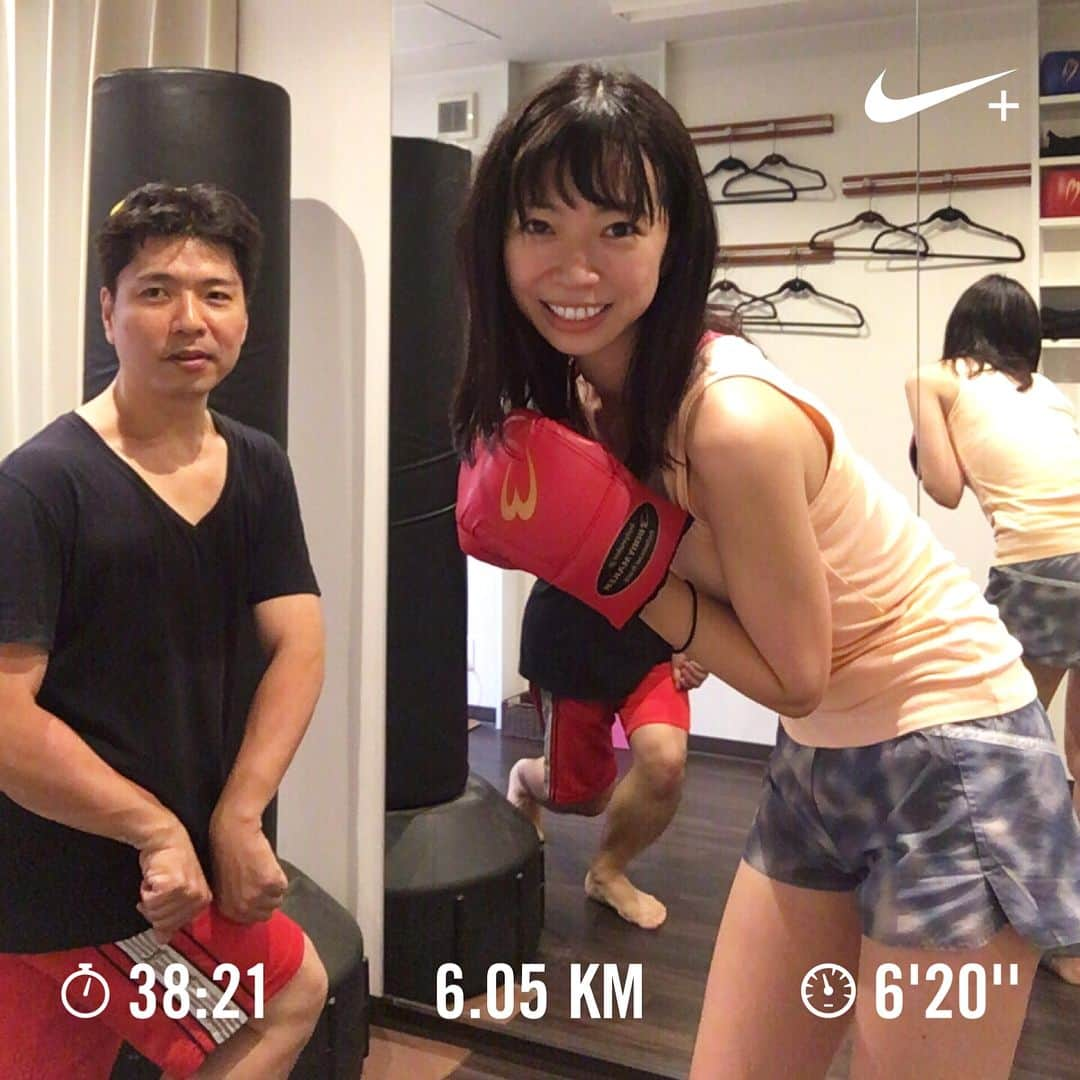 巻野わかばのインスタグラム：「こんばんは！今日は走った後に久しぶりのキックボクシングへ🥊  写真は野上トレーナーと。 たくさん笑って、ひねって、腹筋が鍛えられました〜  ジムの帰りに美味しいデザート。ほぼいちごなので生クリーム少なめでさっぱり美味しかった💓おやすみなさい💤  #ランニング #キックボクシング #studiosean  #果実園リーベル目黒店」