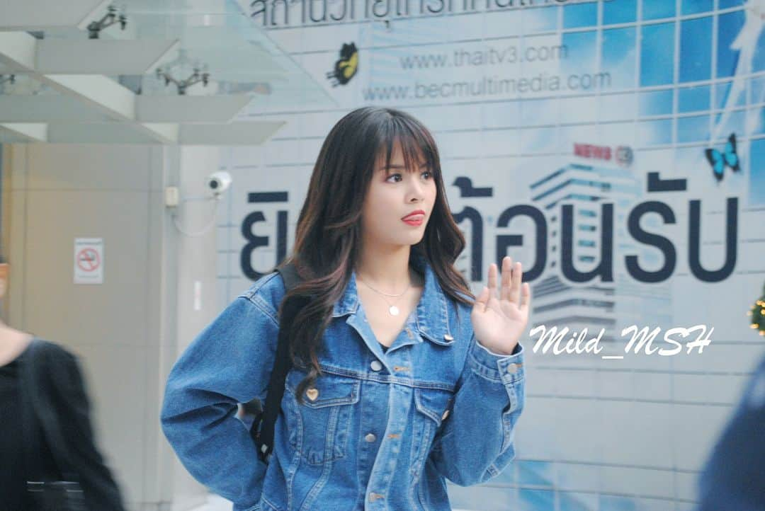 ソンさんのインスタグラム写真 - (ソンInstagram)「180521 SORN CLC in Maleenont Tower #CLC1stTriptoThailand #welcomeclctothailand #CLC #씨엘씨 #ซีเเอลซี #SORN #손 #สร」5月24日 2時45分 - sorn.clc.th