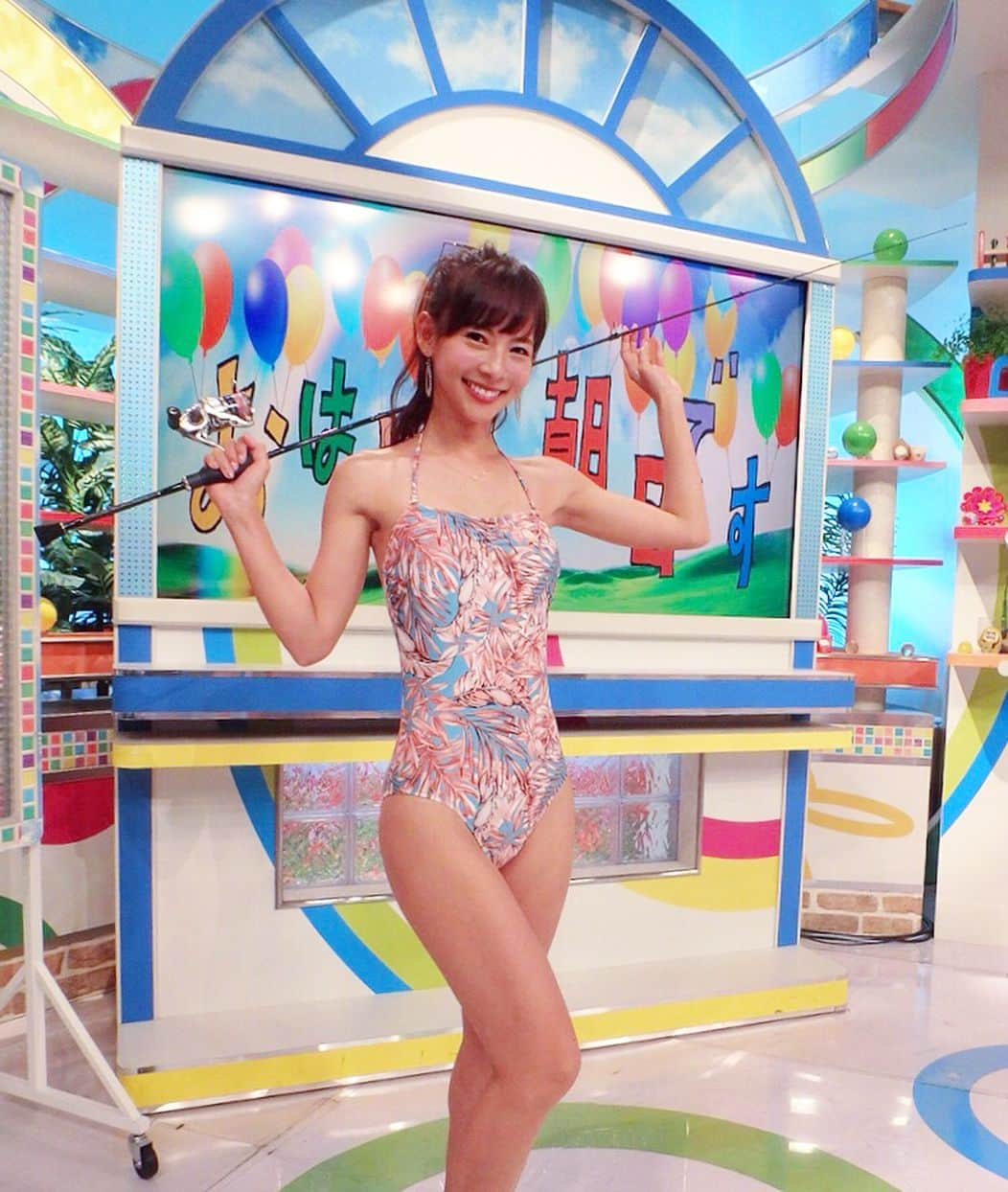 阪本智子さんのインスタグラム写真 - (阪本智子Instagram)「👙🎣♡ 水着×釣竿😂✨✨ ポージングにはやっぱり釣竿が必須だよね✨ OK✨( ･ㅂ･)و笑笑 ✩ #swimwear #swimsuit #水着 #水着ショー #ポージング #筋肉女子」5月24日 6時41分 - tomoko_sakamoto423