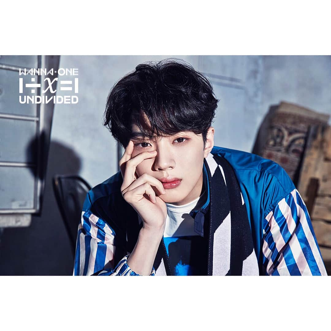 Wanna Oneさんのインスタグラム写真 - (Wanna OneInstagram)「Wanna One l Special Album Photo #4 라이관린 . 워너원 "1÷x=1 (UNDIVIDED)" 포토 공개! . TITLE TRACK '켜줘(Light)' 06.04 6PM Coming Soon . #WannaOne #워너원 #UNDIVIDED #켜줘 #Light #라이관린 #LaiKuanLin」5月24日 13時00分 - wannaone.official