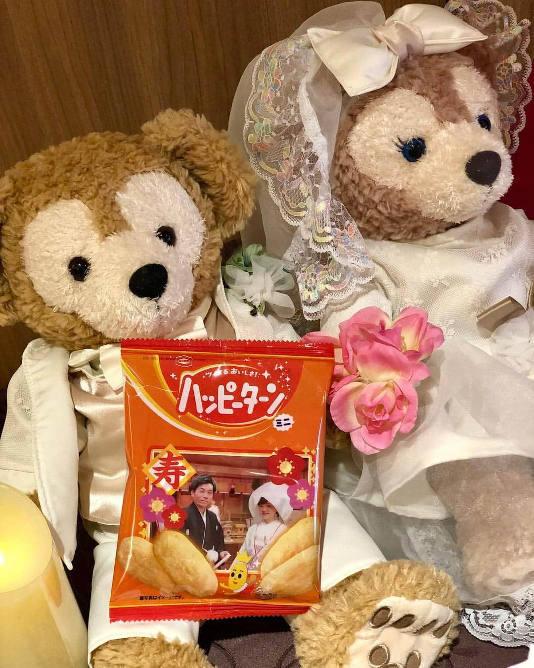 ANA クラウンプラザホテル大阪 ブライダルプロデュースのインスタグラム：「プチギフト♡ . .  #wedding#bridal#osaka#hotel#hotelwedding#codenate#weddingparty#weddingphoto#dress#gift#anacrowneplaza #大阪#結婚式#披露宴#卒花嫁#プレ花嫁#コーディネート#ハッピーターン#プチギフト#ブライダルフェア#ナチュラル#ナチュラルコーディネート#ANAクラウンプラザホテル大阪  #ANA_CROWN_PLAZA_PHOTO #ANA_CROWN_PLAZA_WEDDING」