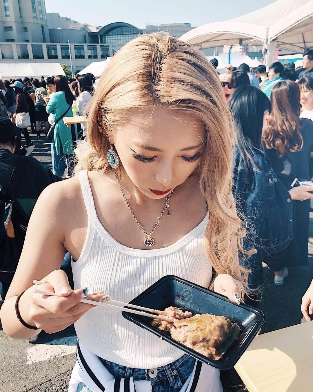 美女美容事情さんのインスタグラム写真 - (美女美容事情Instagram)「⠀⠀⠀⠀⠀ 《🍖肉フェス🍖》 *⠀⠀⠀⠀⠀⠀⠀⠀⠀⠀⠀ リポストを使って、素敵な写真📷✨を投稿されてる方を紹介させて頂く⠀⠀⠀⠀⠀⠀⠀⠀⠀⠀⠀⠀ 【💄美女美容事情💅】のコーナーです✨⠀⠀ ⠀ *⠀⠀⠀⠀ 今回ご紹介させて頂きますのは‼️⠀⠀⠀⠀⠀⠀⠀ ぴとさん< @hitoe_style >の素敵なお写真📸⠀⠀⠀⠀ *⠀⠀⠀⠀⠀ 肉フェスに行った時のぴとさんのお写真📸🍖 飲めるハンバーグを食べたみたいです❣️ 飲めるハンバーグ🤔気になりますね❣️ 次回機会がありましたら皆さんも是非肉フェス🍖へ✨ *⠀⠀⠀ ぴとさんのアカウントには他にも素敵な投稿が沢山ありますので是非覗いてみてね💁‍♀️💙⠀⠀⠀⠀⠀⠀ *⠀⠀⠀⠀⠀⠀⠀ ぴとさん< @hitoe_style > 素敵な投稿ありがとうございました☺️📸✨⠀⠀⠀⠀⠀ ⠀⠀⠀⠀⠀⠀⠀ ⠀⠀⠀⠀⠀⠀⠀⠀ ⠀⠀⠀⠀⠀⠀⠀ ⠀⠀⠀⠀⠀⠀ △▼△▼△▼△▼△▼△▼△▼△▼△▼⠀⠀⠀⠀⠀⠀⠀⠀⠀⠀⠀⠀⠀⠀⠀⠀⠀⠀⠀ 👙🌴ご好評につき完売続出😭🙏👙🌴⠀⠀⠀⠀⠀⠀⠀⠀⠀⠀⠀⠀⠀ ⠀⠀⠀⠀⠀⠀⠀⠀⠀⠀⠀ △▼△▼△▼△▼△▼△▼△▼△▼△▼⠀⠀⠀⠀⠀⠀⠀⠀⠀⠀⠀⠀⠀⠀⠀ < @bi_select >では新作続々入荷中🧡⠀⠀⠀⠀⠀⠀⠀⠀ これから海外へ行く方💁‍♀️✨南国リゾートにぴったりの水着やビーチ小物の新作が入荷しました💜ぜひショップに遊びにきてね💓⠀⠀⠀⠀⠀⠀⠀⠀ △▼△▼△▼△▼△▼△▼△▼△▼△▼⠀⠀⠀⠀⠀⠀⠀⠀⠀⠀⠀⠀⠀⠀⠀⠀⠀⠀⠀⠀⠀⠀⠀⠀⠀⠀⠀⠀⠀ ❤️🧡💛「美女美容事情」💚💙💜⠀⠀⠀⠀⠀⠀⠀⠀⠀⠀⠀ 👇掲載ご希望の方は👇⠀⠀⠀⠀⠀⠀⠀⠀⠀⠀⠀⠀ @b_b_j.jタグ付けと🖤 # ビジョビ⠀🖤⠀⠀⠀⠀⠀⠀⠀⠀⠀⠀⠀ をタグ付けお願いします✨⠀⠀⠀⠀⠀⠀⠀⠀⠀⠀⠀⠀ ――――――――――――――――⠀⠀⠀⠀⠀⠀⠀⠀⠀⠀⠀⠀⠀⠀⠀⠀⠀⠀⠀ ～姉妹アカウントのご紹介～⠀⠀⠀⠀⠀⠀⠀⠀⠀⠀⠀⠀⠀⠀⠀⠀⠀⠀⠀⠀⠀⠀⠀ ◇美容情報を紹介している«美女美容事情～Beauty～»⠀⠀⠀⠀⠀⠀⠀⠀⠀⠀⠀⠀⠀⠀⠀⠀⠀⠀⠀⠀⠀⠀⠀ ( @b_b_j.j_b )⠀⠀⠀⠀⠀⠀⠀⠀⠀⠀⠀⠀⠀⠀⠀⠀⠀⠀⠀⠀⠀⠀⠀ ◇美しい旅スポット紹介をしている«美 spot»⠀⠀⠀⠀⠀⠀⠀⠀⠀⠀⠀⠀⠀⠀⠀⠀⠀⠀⠀⠀⠀⠀⠀ ( @b__spo )⠀⠀⠀⠀⠀⠀⠀⠀⠀⠀⠀⠀⠀⠀⠀⠀⠀⠀⠀⠀ よかったらこちらも覗いてみてね✨⠀⠀⠀⠀⠀⠀⠀⠀⠀⠀⠀⠀⠀⠀⠀⠀⠀⠀⠀⠀⠀⠀⠀ ――――――――――――――――⠀⠀⠀⠀⠀⠀⠀⠀⠀ @b_b_j.j⠀⠀⠀⠀⠀⠀⠀ #今日のコーデ #ナチュラル #綺麗 #naturalbeauty ⠀ #美味しいもの #美味しい時間 ⠀⠀ #フェス #お肉  #ヘアカラー #モデル ⠀ #カジュアルコーデ #トレンド⠀⠀⠀⠀ #イタリアン #美女 ⠀ #インスタグラマー #カメラ女子 ⠀⠀⠀⠀ #カメラ女子部 #カメラ好き ⠀⠀⠀⠀ #カメラ部 #美人⠀⠀⠀⠀ #美女 #お出かけ⠀⠀⠀⠀ #お出かけコーデ #冬コーデ ⠀⠀⠀⠀ #夏コーデ #美意識  #オシャレ女子 #beautiful ⠀⠀⠀⠀ #goodtime #小顔」5月24日 20時55分 - b_b_j.j