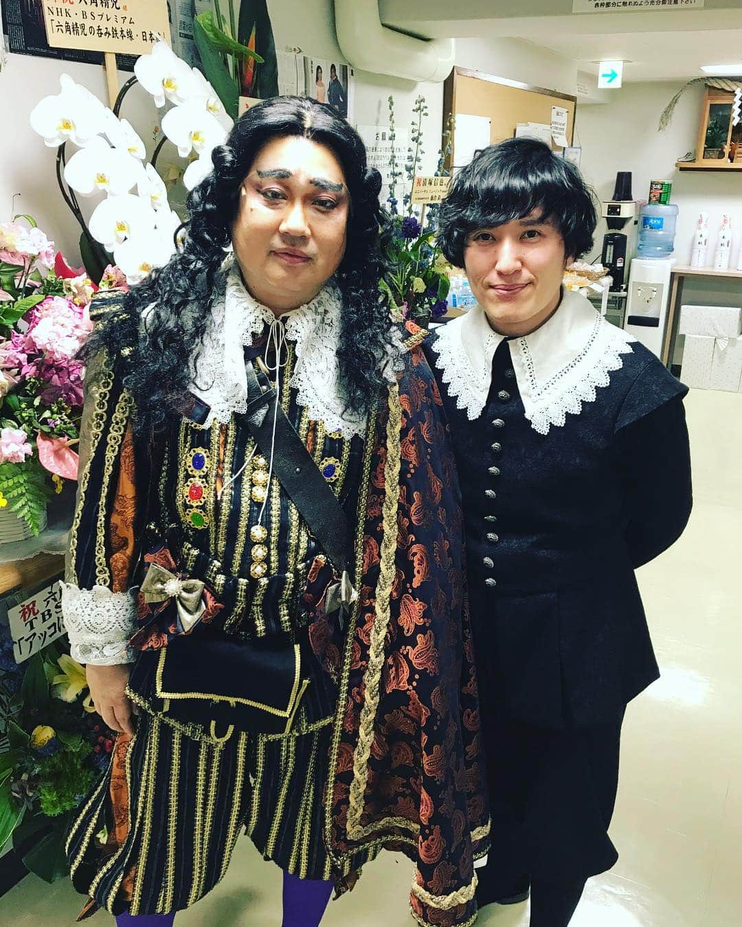清塚信也さんのインスタグラム写真 - (清塚信也Instagram)「ド・ギッシュ（六角精児さん）伯爵と。 六角さんは本当に飾らない方ですが、芝居だけでなく音楽にも精通していて、どんな話題にも花を咲かせられる素晴らしいお方です。」5月24日 21時03分 - shinya_kiyozuka