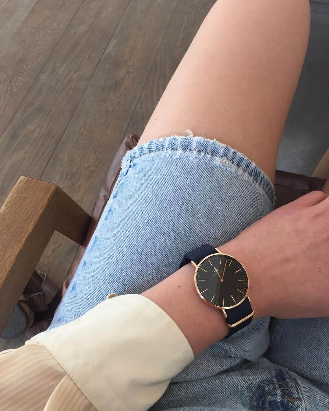 Aidan Leaさんのインスタグラム写真 - (Aidan LeaInstagram)「#danielwellington just released their new NATO straps 😍 #dwnewclassics #ad use discount code AIDANLEAA for 15% off」5月25日 4時37分 - aidanleaa