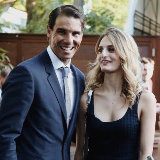 ガブリエラ・パパダキスのインスタグラム：「I look like an idiot but like who wouldn’t」