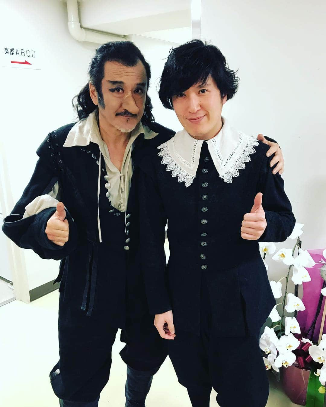 清塚信也さんのインスタグラム写真 - (清塚信也Instagram)「超かっこいい鋼太郎さん。 シラノ ド ベルジュラック どこか男友達、どこか師匠、どこかかっこいい父さん。 今日も明日も二回公演。 ずっと背景が日生劇場の写真ばかり。」5月25日 22時46分 - shinya_kiyozuka