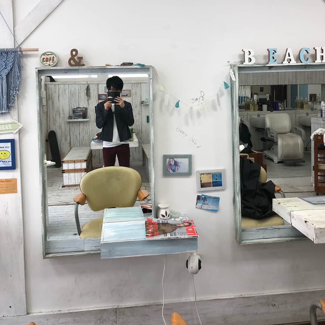 アジ吉さんのインスタグラム写真 - (アジ吉Instagram)「2ヶ月ぶりに散髪✂︎ 黒髪に戻した🤓」5月25日 15時13分 - ajikichi2525