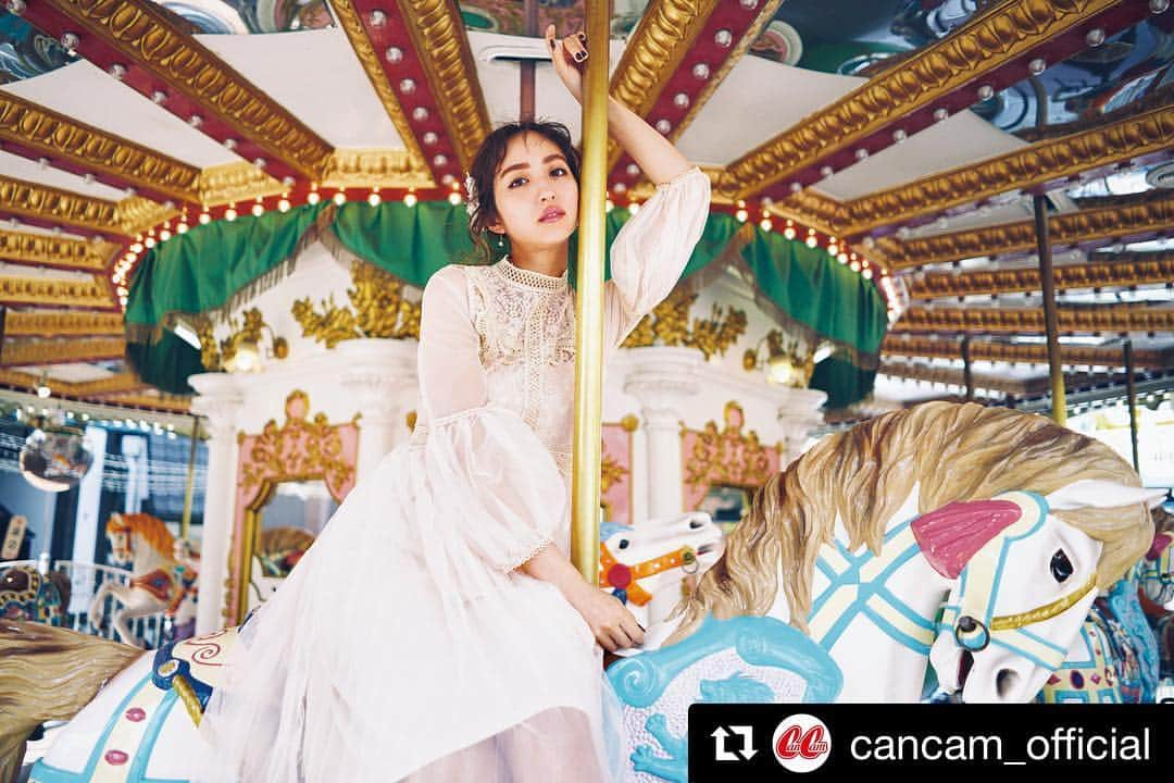 堀田茜さんのインスタグラム写真 - (堀田茜Instagram)「Special thanks🦄🦄🦄❤️→ @fabianparkes  #Repost @cancam_official with @get_repost ・・・ 発売中の7月号では、茜がドレッシーな服を素敵に着こなす企画も✔️ 私服はおしゃれカジュアルなコーデが多い茜ですが、よそ行きなワンピもドレスも本当によく似合うんですよね〜😍✨ というわけで、レトロな浅草花やしきで雰囲気たっぷりにロケしてきましたっ😎🎠🎡 7月号「堀田 茜とDressy Summerな休日。」でいつもとちょっと違う、おめかしモードの茜をお見逃しなく💕  #堀田茜 #cancam #ドレス #ワンピース #dressy #summer」5月25日 19時25分 - akanehotta