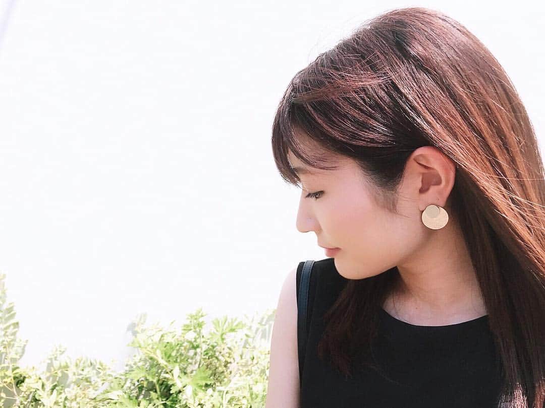 のインスタグラム：「. . 5/18 #衣装 earring  #miatrim」