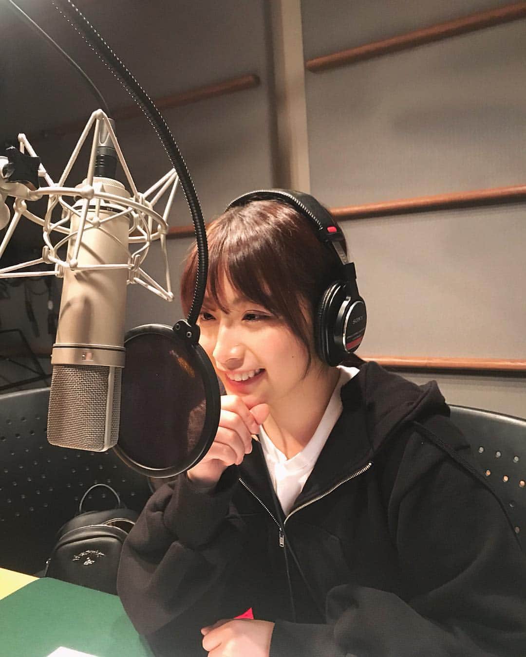 永井理子のインスタグラム：「レコーディングっていったけど 歌じゃないよ🤭🤭 とあるお仕事です！ また報告するね🙌🏻」