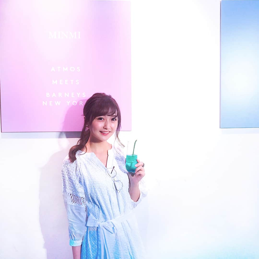 西村笑花さんのインスタグラム写真 - (西村笑花Instagram)「🎤 ・ ・ MINMI New Album 「 identity 」 @atmos_meets_barneys Patyへ🥂💿🎧✨ アルバムリリース、そして15周年おめでとうございます💕 MINMIさんのライブ最高だった〜💕 #barneysnewyork #atoms #minmiidentity #anniversary #newalbum #minmi」5月26日 16時22分 - emika_nishimura