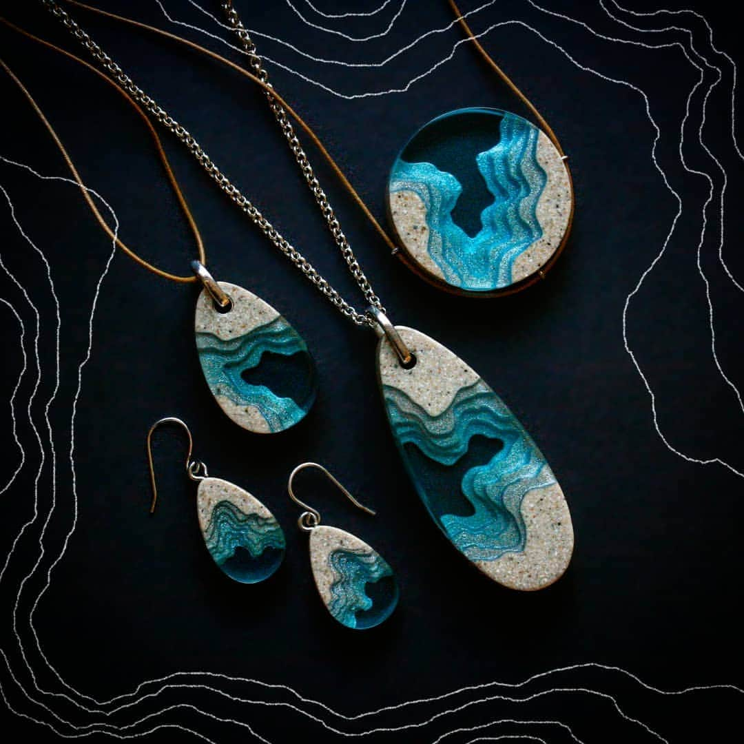 Britta Boeckmannさんのインスタグラム写真 - (Britta BoeckmannInstagram)「Toooopooography ▶▶BoldB.com.au  #jewelrydesign #jewelry #jewellery #necklace #pendant #earrings #topography #topographic #beach #beachy #beachjewelry #sand #beachsand #australia #melbourne」5月26日 11時55分 - brittaboldb