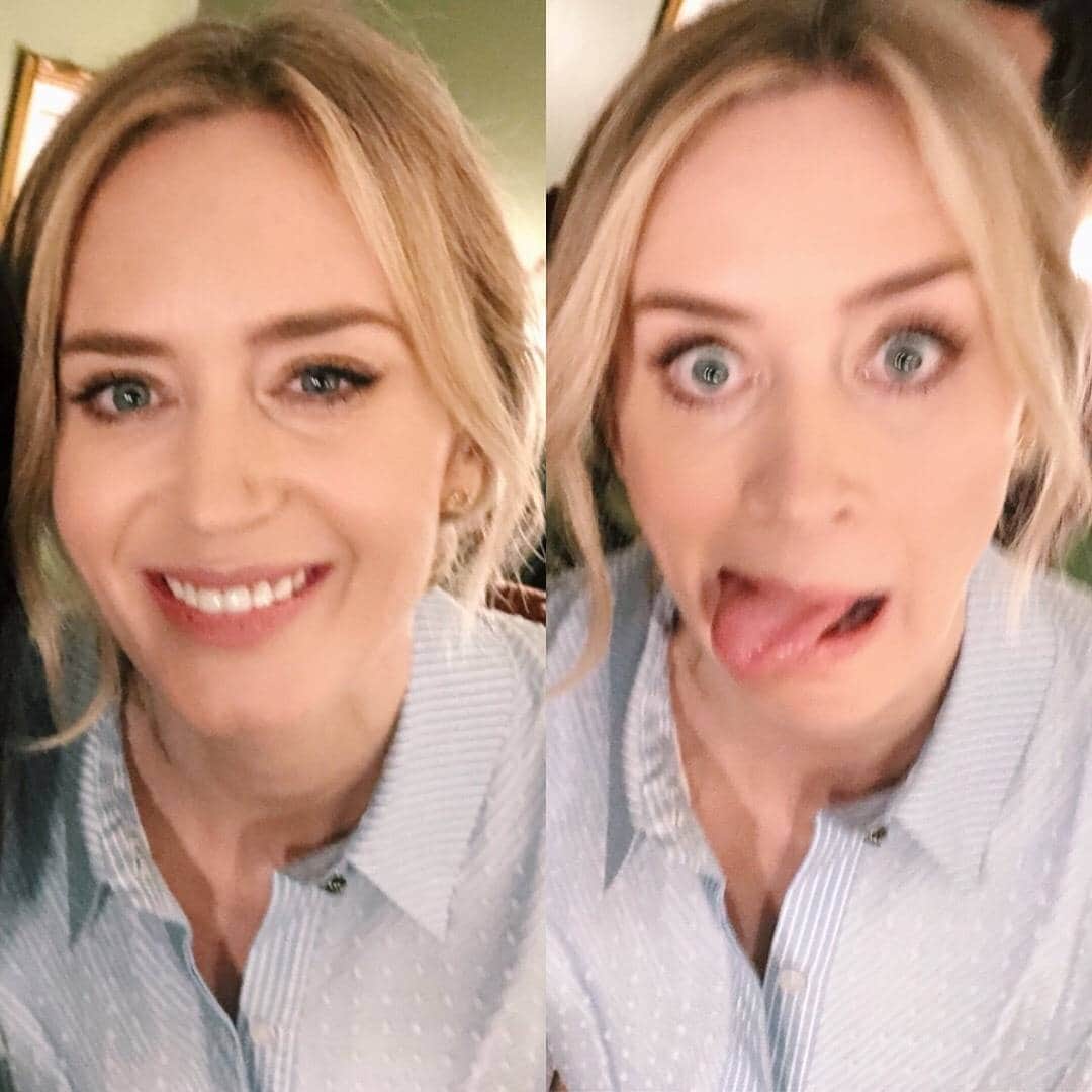 エミリー・ブラントのインスタグラム：「Cutie🙌」