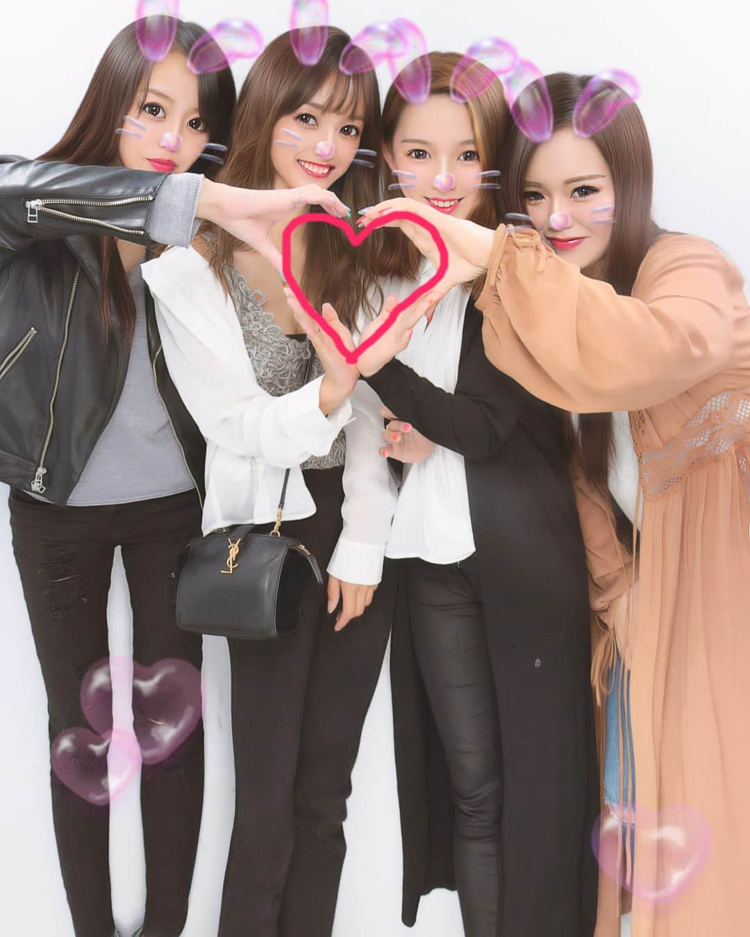 安井レイのインスタグラム：「久しぶりにプリクラ撮ったから こっちにも載せちゃお🤭 この日ほんとに楽しかった♥️♥️ #4ヶ月ぶりの4人 #今年一笑った #好き #大好き」