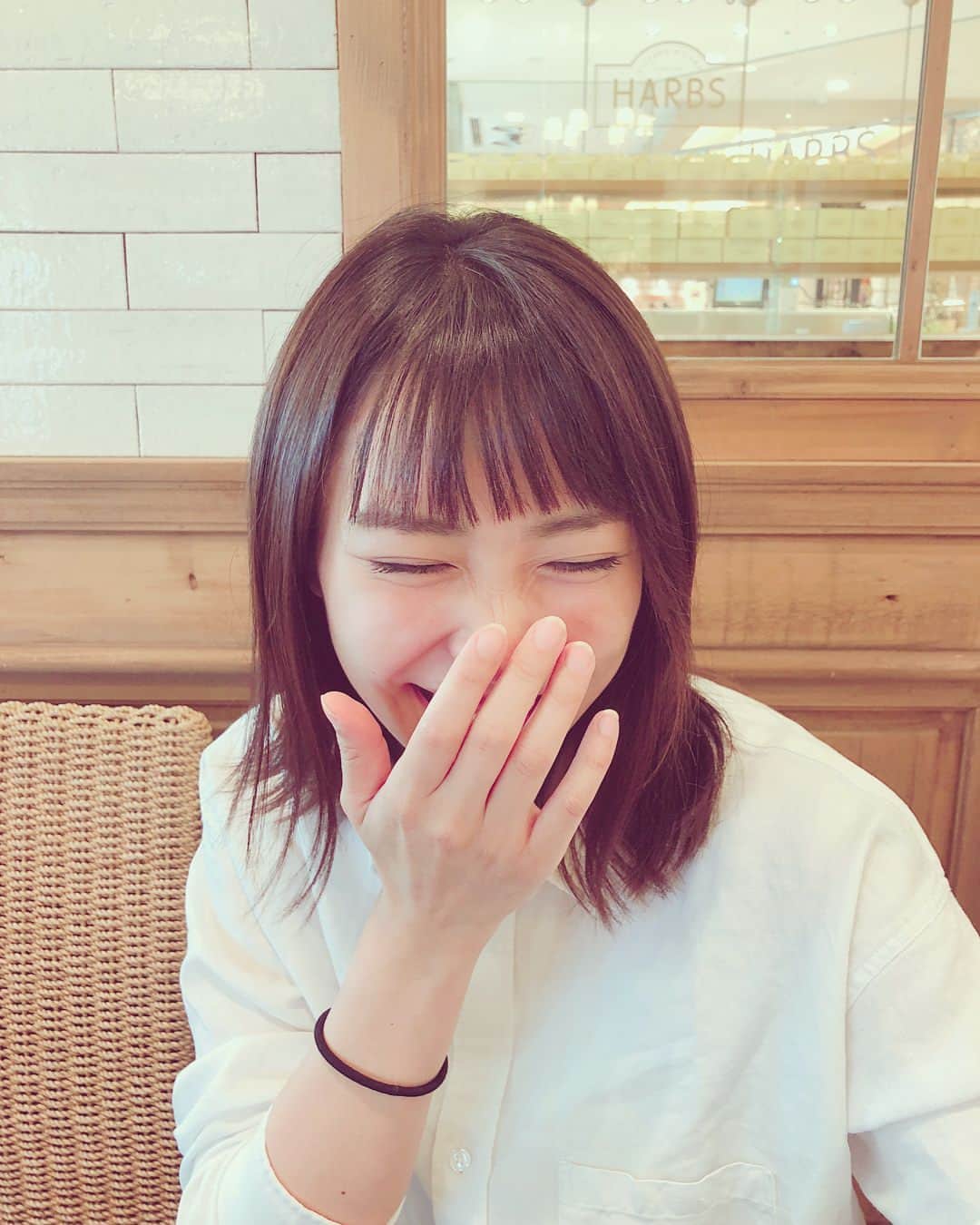 黒川芽以さんのインスタグラム写真 - (黒川芽以Instagram)「こないだ大好きなHARBSのケーキ食べてきたー♡しあわせでした。」5月26日 20時55分 - mei_kurokawa