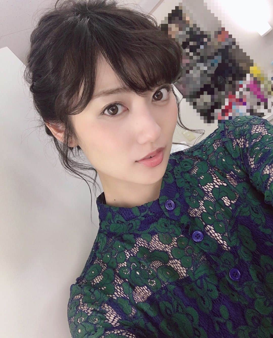 奥山かずささんのインスタグラム写真 - (奥山かずさInstagram)「ヘアメイクさん最高だ〜 撮影で、可愛くアレンジしていただきました。 髪伸びてきて楽しい☺️ でもドゥーを見てると、切りたくなるよ笑 #女マフィアではない バックスタイルも撮ったので後で載せますね さーあしたはルパパト16話。 ぜひ見てください！」5月26日 22時18分 - kazusa_okuyama_official