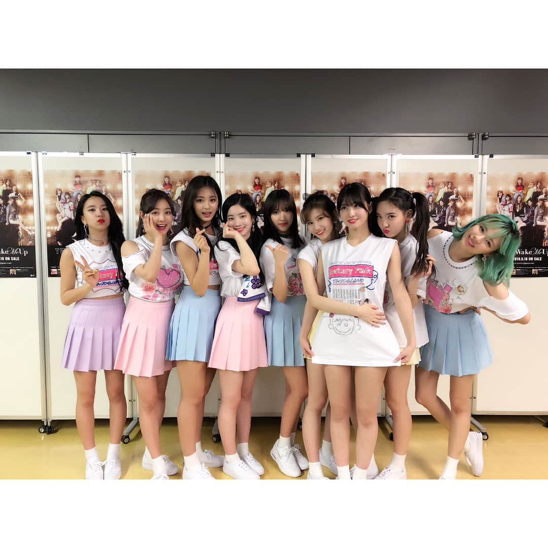 TWICE JAPANさんのインスタグラム写真 - (TWICE JAPANInstagram)「‪TWICE 2ND TOUR 'TWICELAND ZONE 2 : Fantasy Park' IN JAPAN@埼玉初日！たくさんのONCEの皆さんがキラキラ照らしてくれて本当に感動しました！明日もこの景色が見れるなんて本当に幸せです♡ また明日会いましょう♪‬ ‪#TWICE #TWICELAND #ZONE2 #FantasyPark ‬」5月26日 22時57分 - jypetwice_japan