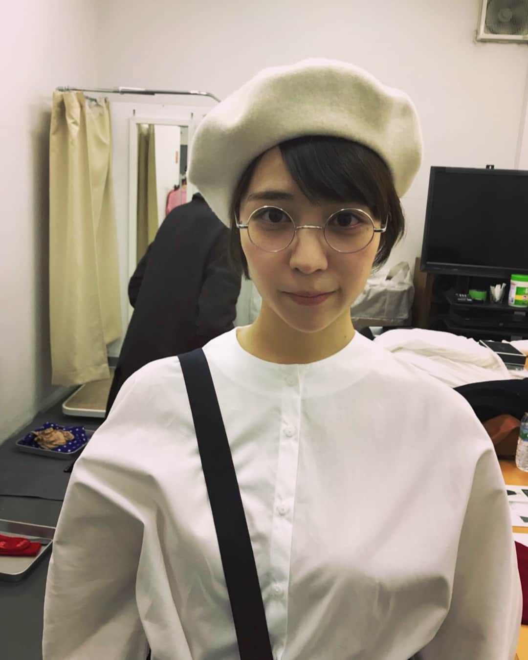 吉谷彩子さんのインスタグラム写真 - (吉谷彩子Instagram)「東京シティ競馬の服見たいという人が多かったので、、☺️ 本編では白いベレー帽かぶってるけど、 黒のベレー帽候補もあったのです😌  #東京シティ競馬 #TCK」5月27日 11時08分 - ayako_yoshitani