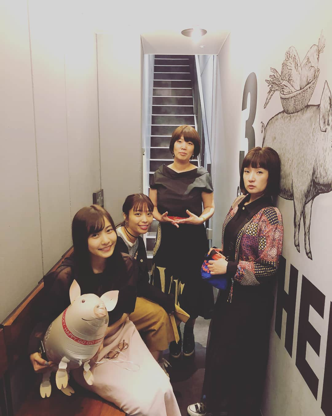 千秋さんのインスタグラム写真 - (千秋Instagram)「女4人でサムギョプサル🐖 渋谷にできたお洒落サムギョプサル屋さん。 #渋谷 #サムギョプサル #サムゴリプジュッカン #畑中さん #佐野ひなこ @hinako_sano #ゆきちゃん #viviennewestwood #monki #hm #converse #adidas」5月27日 21時05分 - chiaki77777