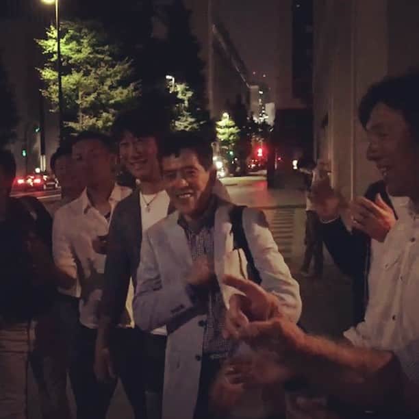 渡辺俊介のインスタグラム：「#BobbyValentine #一本締め」